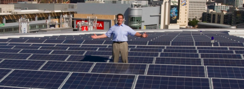 Le tre domande sull’energia pulita di Arnold Schwarzenegger