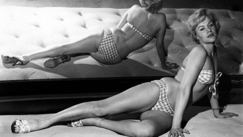Bikini, 70 anni portati con stile