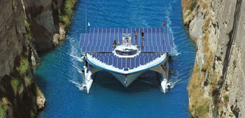 Approda a Venezia PlanetSolar, la barca a energia solare più grande mondo