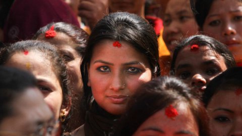 Schiave delle pietre: ecco la vita delle donne nepalesi
